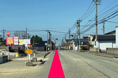 明倫通りを直進する風景