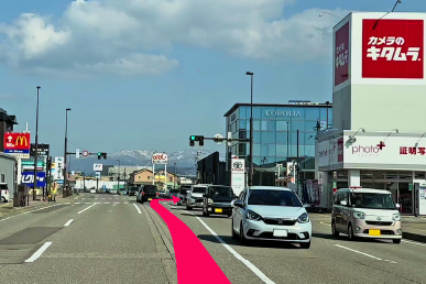 堀内北交差点を右折する風景